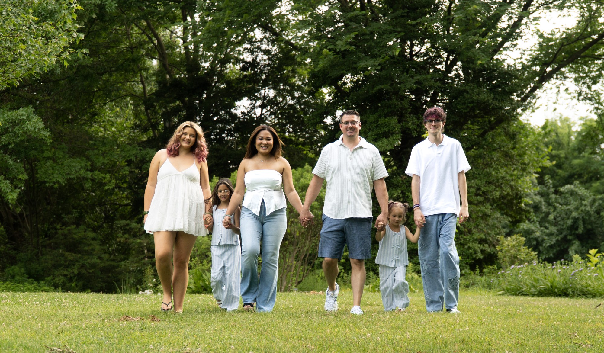 Outdoor family portrait session in Northern Virginia